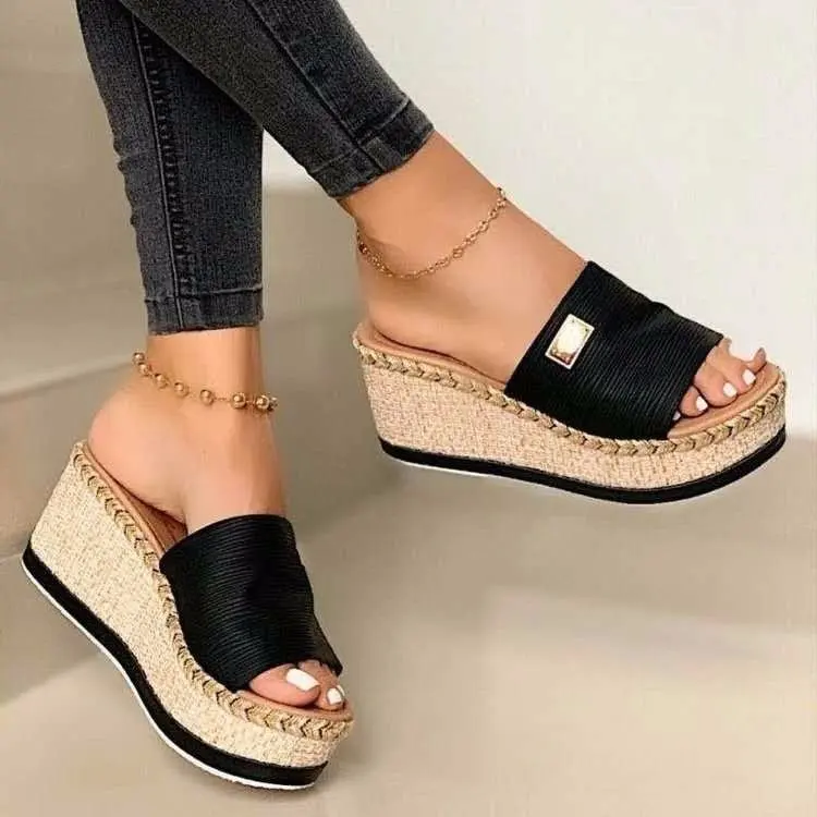 Summer new large size women sandals flat-soled fashionable comfortable casual sandals with thick soles women slope heel slippers
