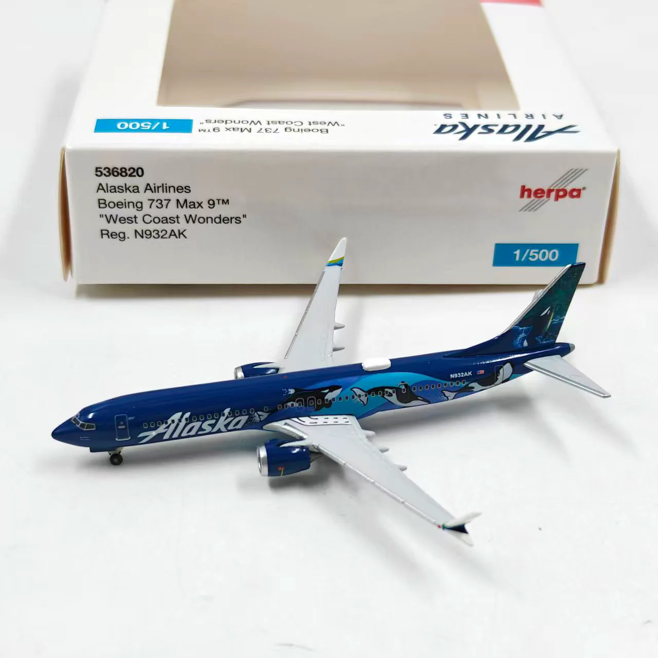 Фото Металлическая модель самолета Herpa 737 Max9 в масштабе 1:500 №1