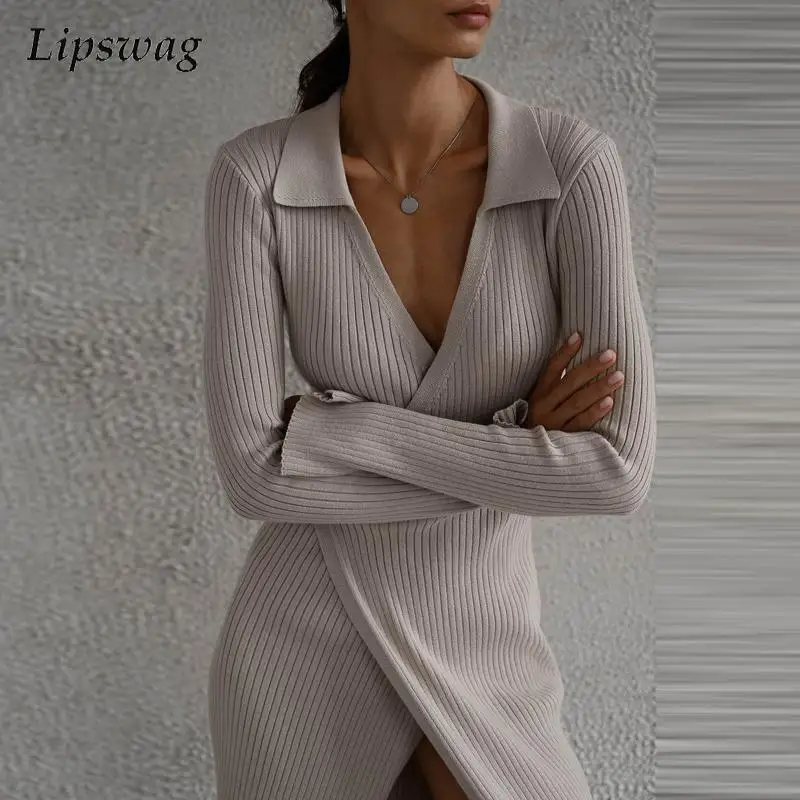 

Женское трикотажное платье с V-образным вырезом и длинным рукавом