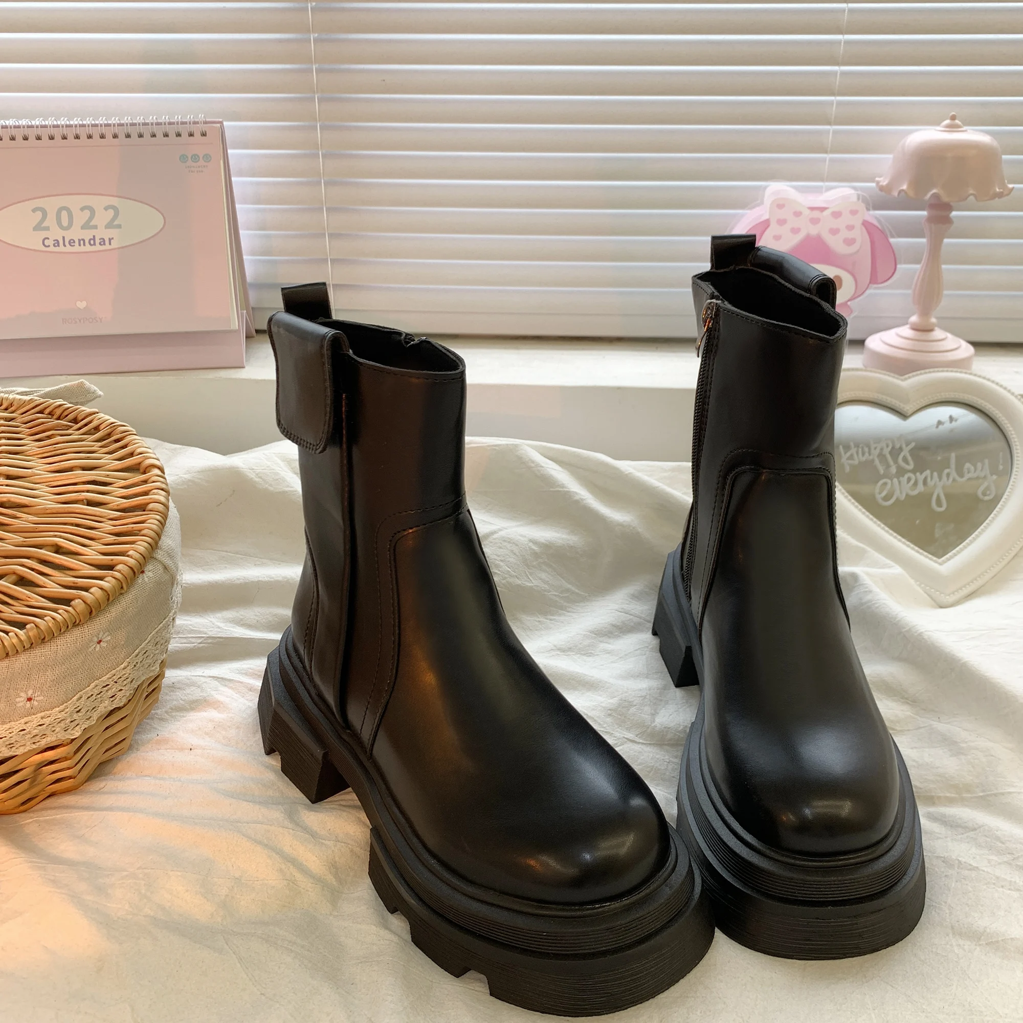 

Женские туфли-кроссовки из ПУ кожи, на толстой подошве и каблуке