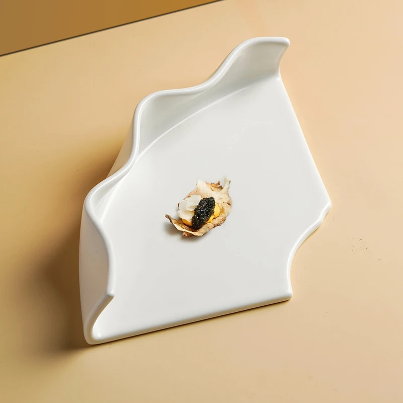 

French Restaurant Irregular Plate White Ceramic Plate Creative Triangle Folding Plate Personalized Tableware Dessert Plate