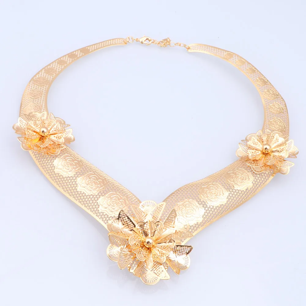 Ювелирный Комплект из колье и серёг с кристаллами