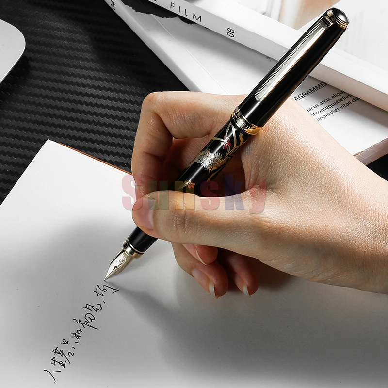 Рисунок 3 - Ручка перьевая платиновая Crassic Maki-e