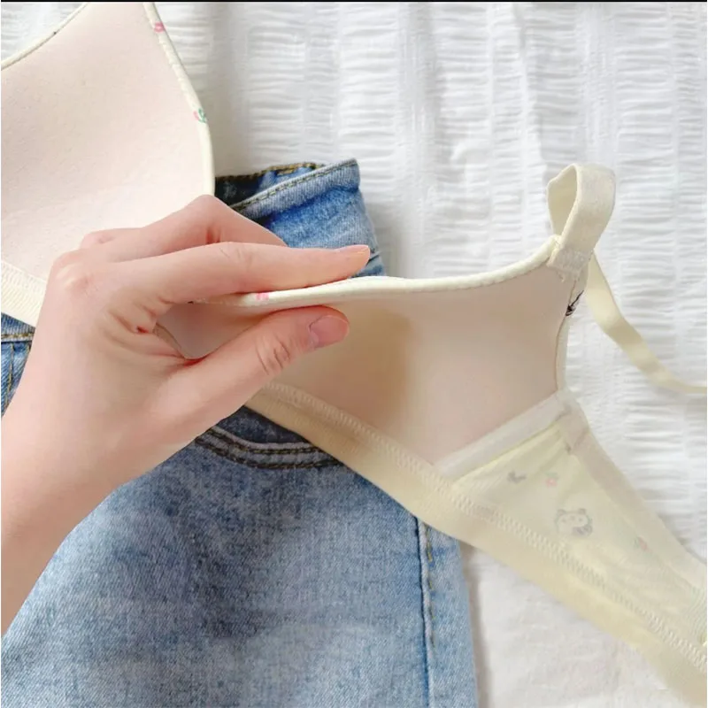 Женский бюстгальтер без косточек с чашками пуш-ап