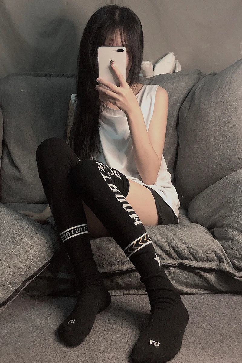 New GOLF socks ladies stockings Golf knee-length socks can be matched with short skirts.