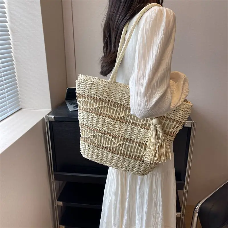 New Hand-woven Beach Bag Handbag Fashion Women's Hollow Large Capacity Shoulder Bag Ladies Beach High-quality Messenger Bags