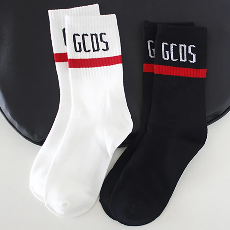 

New Simple Letters Knitted Man Sports Exquisite Breathable Skateboard Hip Hop Woman Celebrity Street Fashion Cotton Tube Socks
