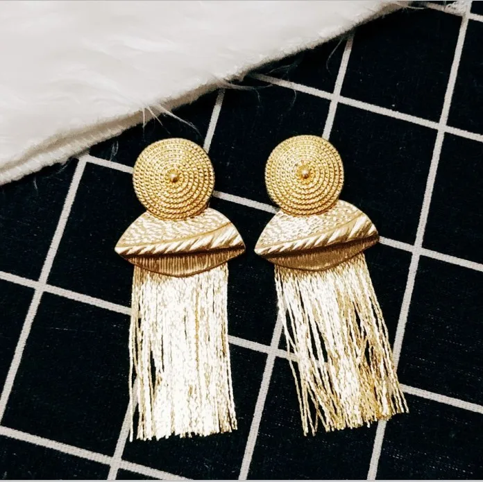 

European and American retro exaggerated tassel long earrings