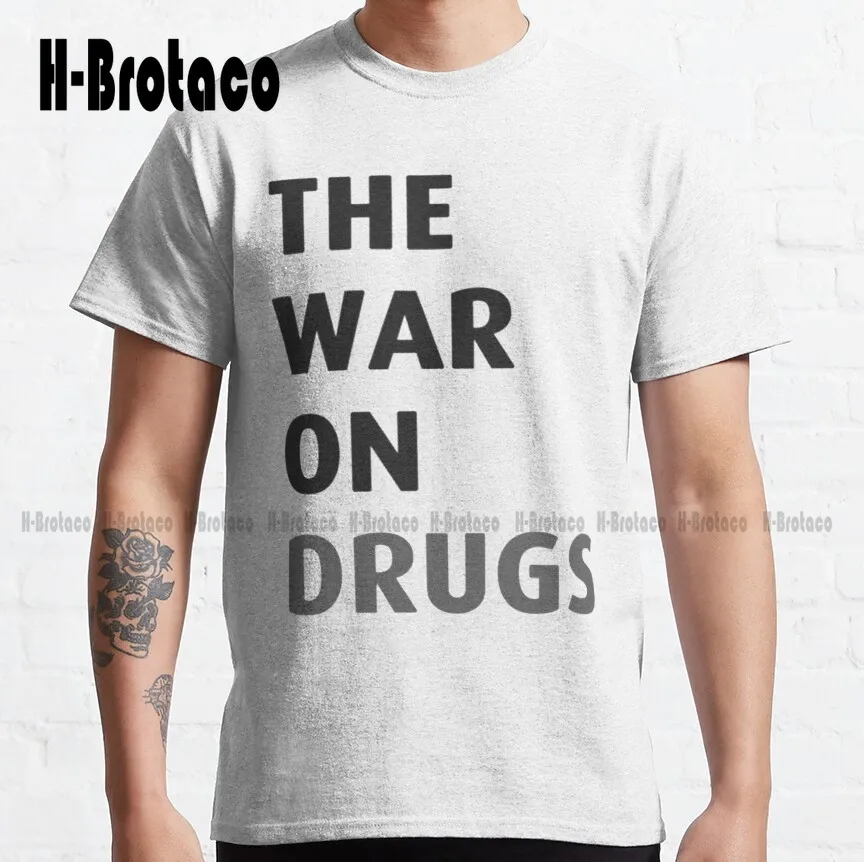 

Классическая женская футболка с принтом «война с наркотиками»