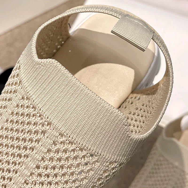 Breathable Women Sandals Lightweight Summer Female Sandals Outdoor Anti-slip Women's Sandals Casual Fashion Shoes Beach Flats