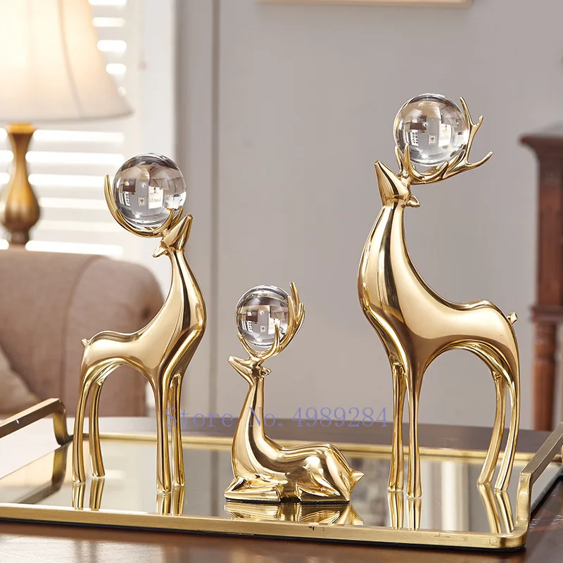 

Creativity Metal Simulation Animal Deer Copper Golden Crystal Ball Crafts Furnishings Modern Home Living Room Desktop Decoration