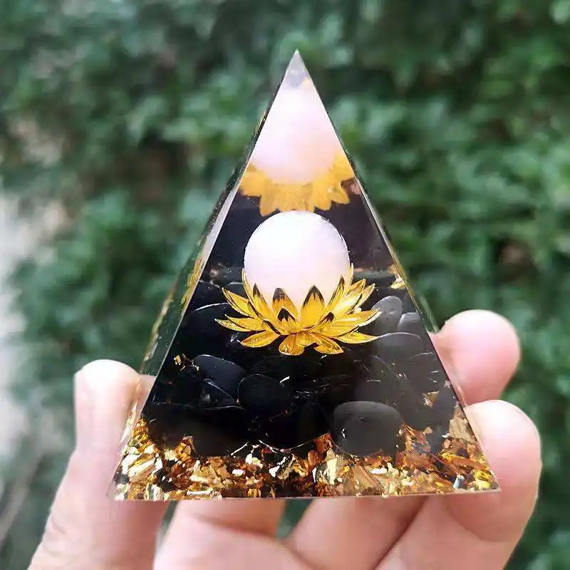 

Seven Chakra Orgonite Crystal Pyramid Healing Energy for Decoration and Meditation
