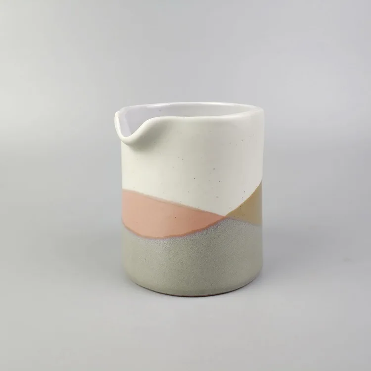 

Nordic wind-contrast nozzle ceramics tea ware eagle beak cup fair mug