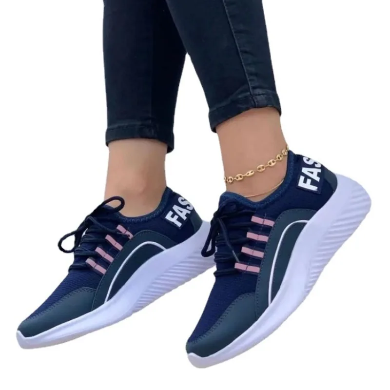 

Autumn and Winter 2022 New Large Women's Shoes Color Contrast Flying Weave Breathable Upper Thick Sole Casual Sneakers