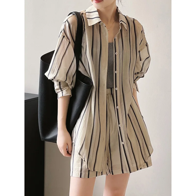 

Vertical Stripe Fashion Set Women's 2023 Summer New Sunscreen Shirt Casual Shorts Two Piece Set Simple Printed Loose Shorts Sets