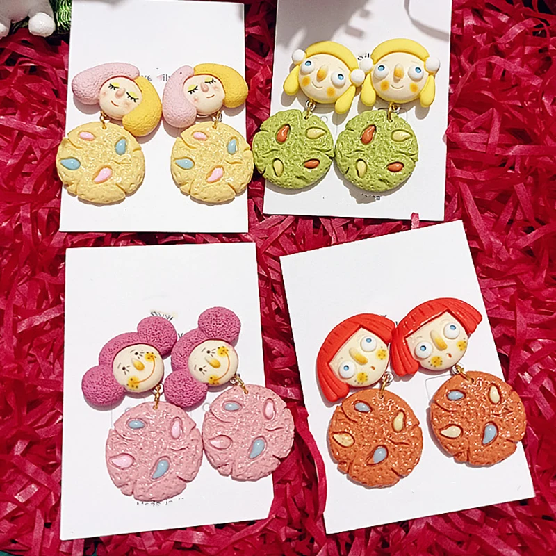 

Exaggerated Funny Pockmarked Face Biscuit Little Girl Resin Stud Earring for Women Cookies Cartoon Jewelry Teen Gift Pendiente
