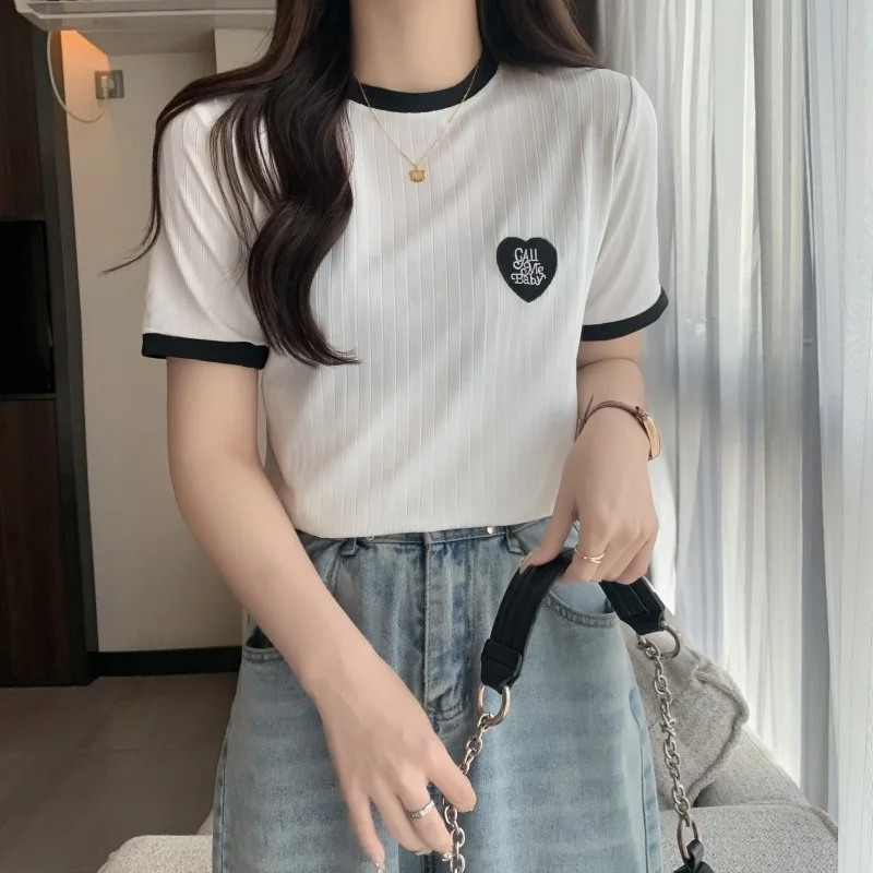 

Женская футболка с коротким рукавом, белая, с круглым вырезом, из хлопка, повседневная, приталенная, с вышитыми буквами, контрастная, корейск...