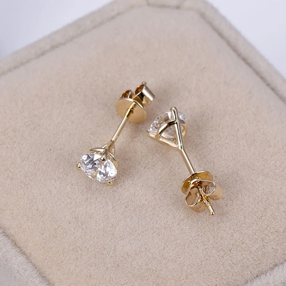 Пара серег-гвоздиков с бриллиантами 0 6-1 2 карата выращенных в лаборатории круглые