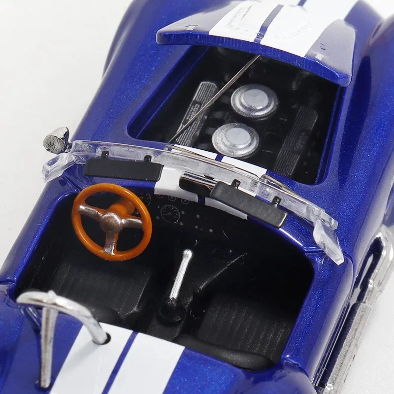 Кабриолетная модель из сплава FineWorks 1:64 Ford Shelby 427