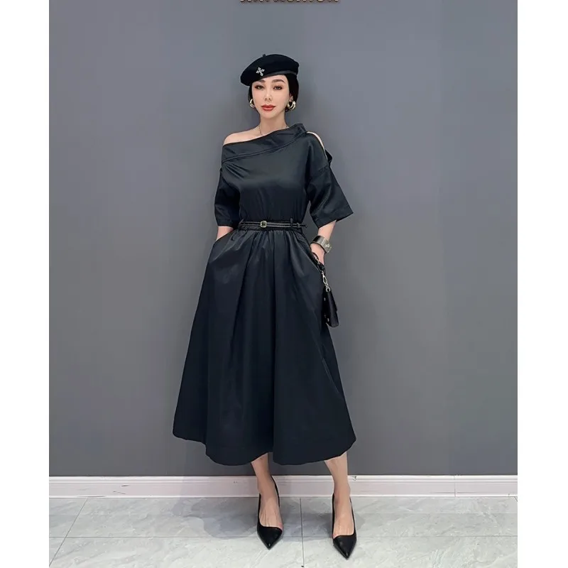 

2023 весенне-летнее модное приталенное платье с открытыми плечами