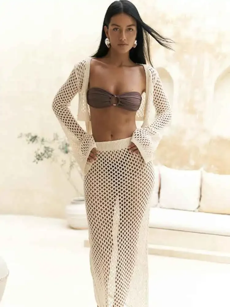 Сексуальный вязаный вырез из двух предметов 2025 Женский комплект с расклешенным