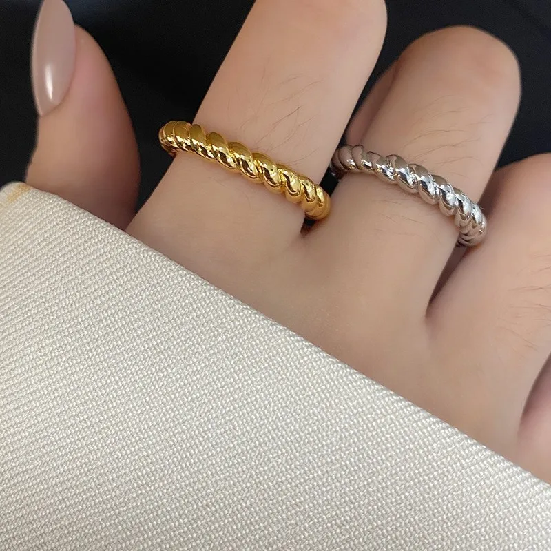 

Женское кольцо с позолотой 14 к, серебро 925 пробы