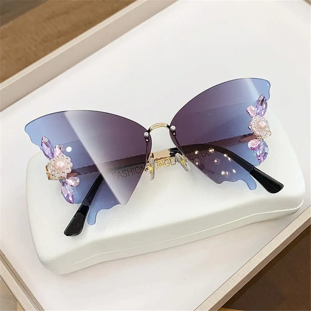 

Очки солнцезащитные, без оправы, со стразами