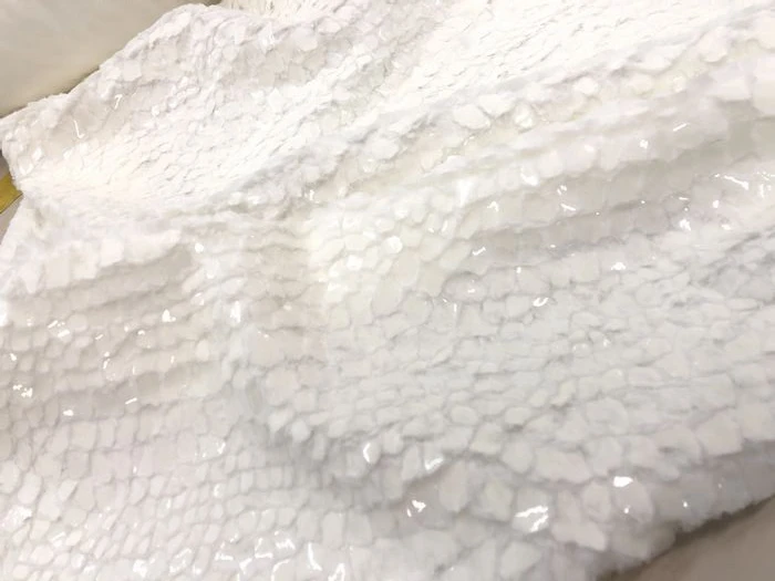 

150 Cm Wide Sheep Cake Wool Autumn Winter Pure White Soft Long Hair Yarn-dyed Bottom Glossy Scales Jacquard Fabric Thick 650g/m