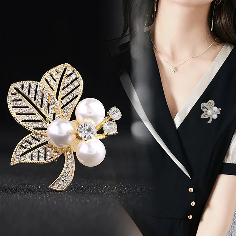 

Fashion Rhinestone Flower Pearl Brooch for Women Party Wedding Accessories Badge Lapel Pins Decor