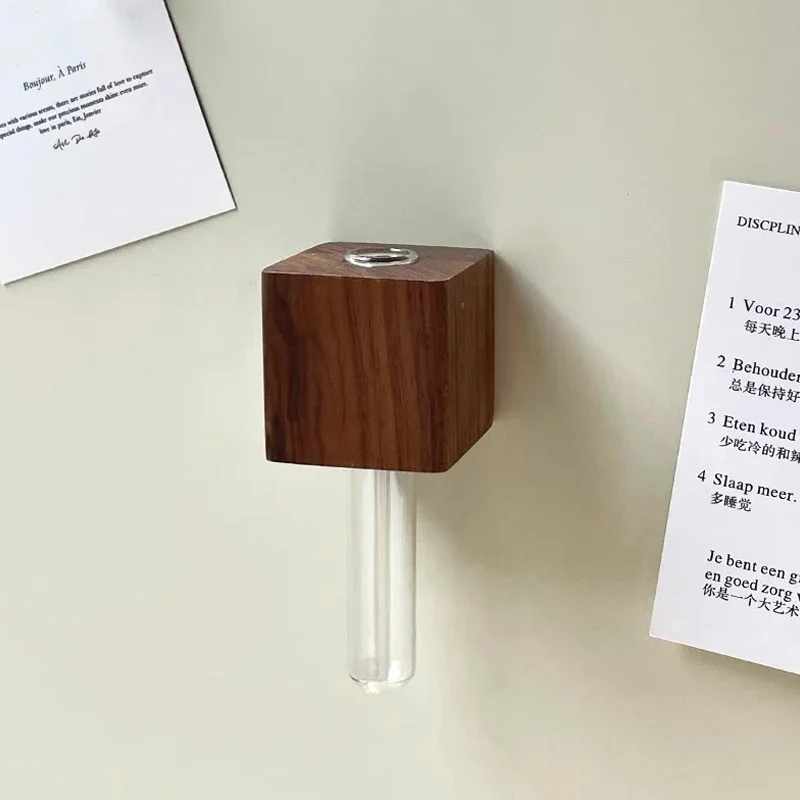 

Деревянная магнитная ваза для пробирок