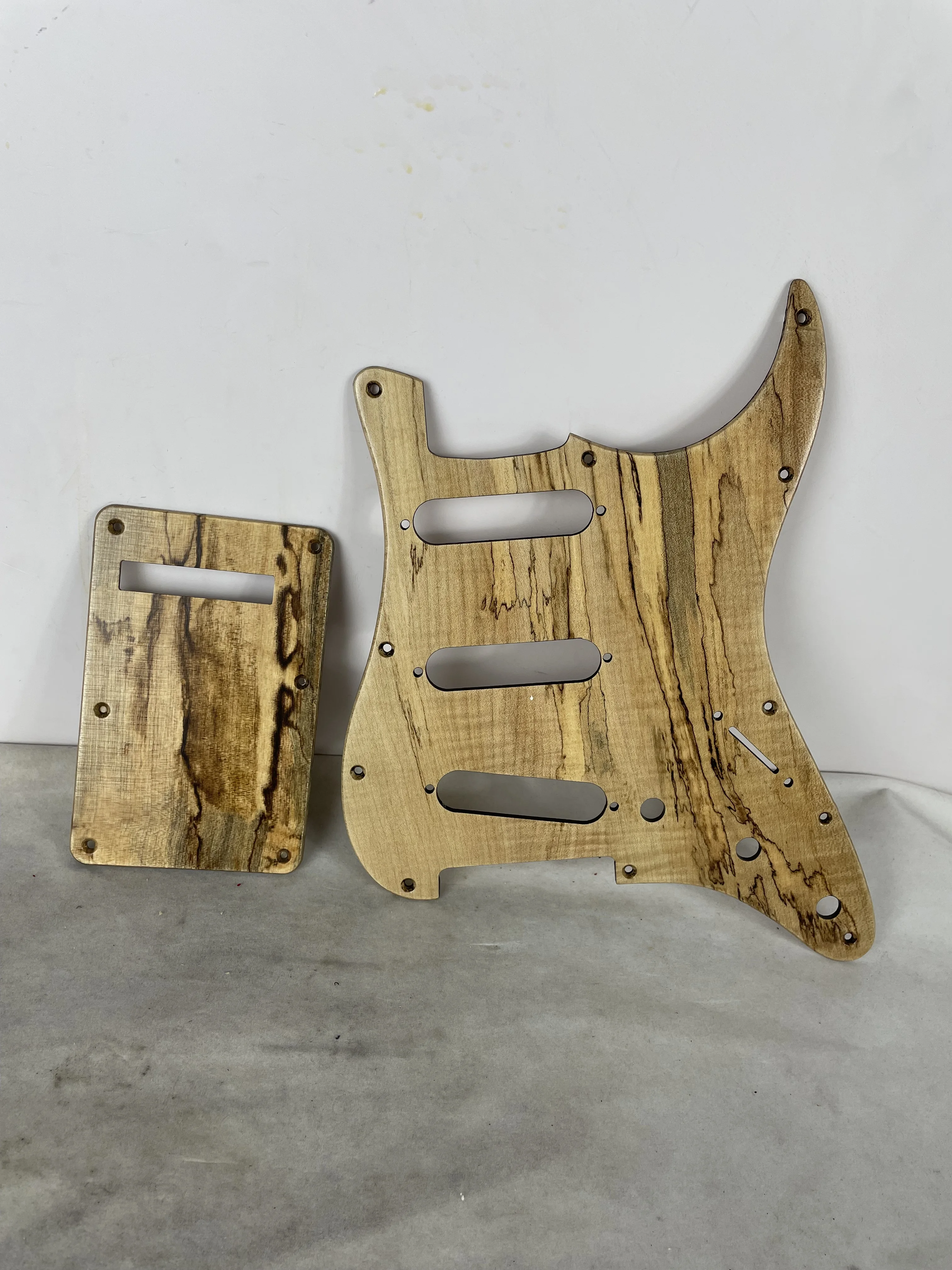 

A Set of Fender Style Flamed Maple Strat ST Guitar Pickguard SSS Natrual Wood Color Pick Guard & Back Plate & Screws Free Ship