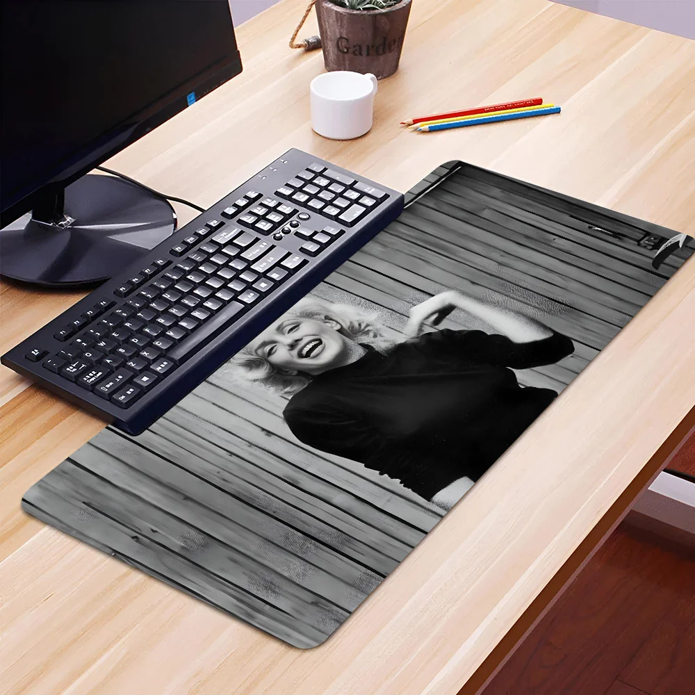 1pc famous M-Marilyns M-Monroes Non-slip Mouse Pad Suitable For Office Computers Laptops E-sports Game Desk Mats XXL Keyboard