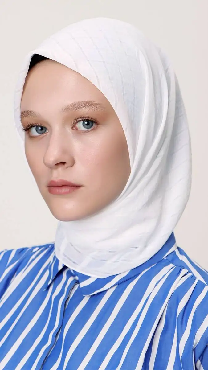 

Women's Pattern Thin Rio Scarf Broken White