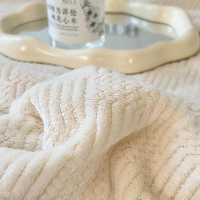 Теплое двустороннее одеяло из полиэстера/акрила 2024