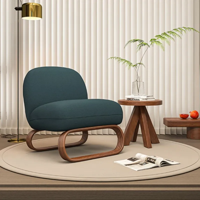 Круглый Маленький журнальный столик из массива дерева в скандинавском стиле