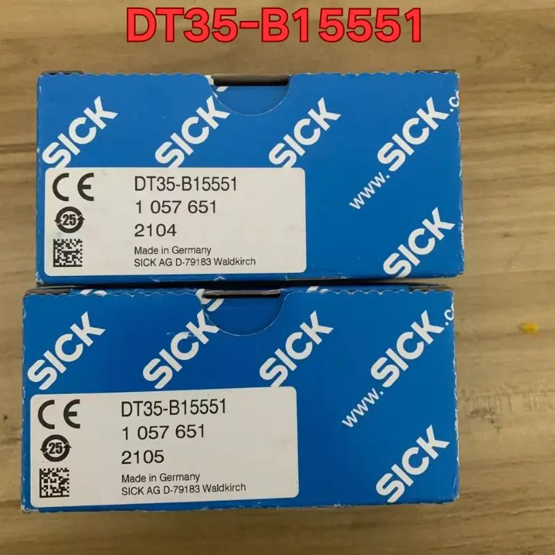 Новый лазерный датчик DT35-B15551