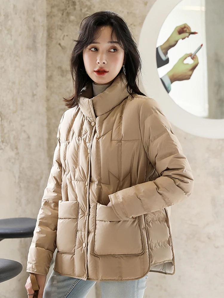 Женский короткий пуховик с воротником-стойкой на осень/зиму