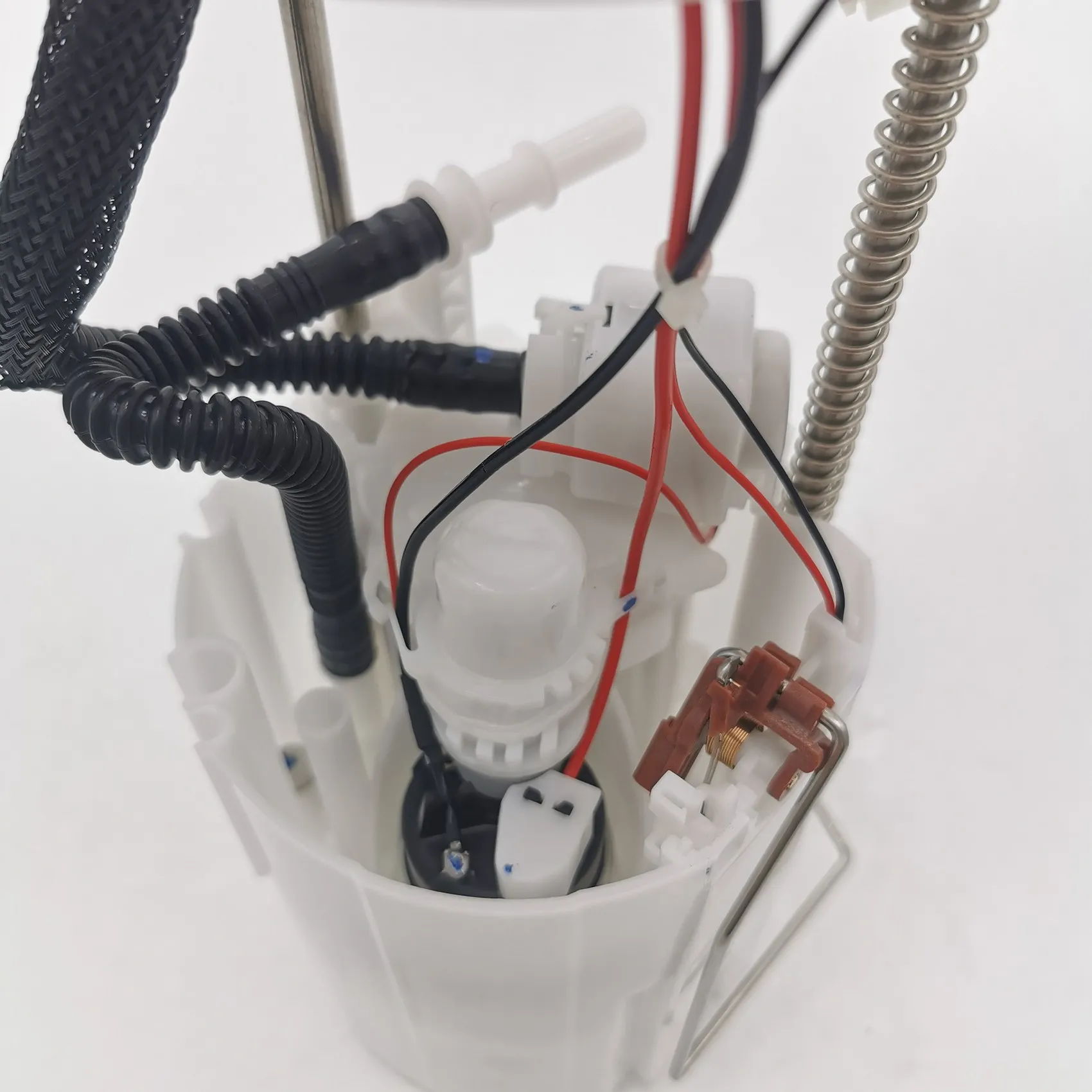 Электрический топливный насос в сборе фильтр подходит для Nissan T32 X-TRAI 2WD 2014-2015