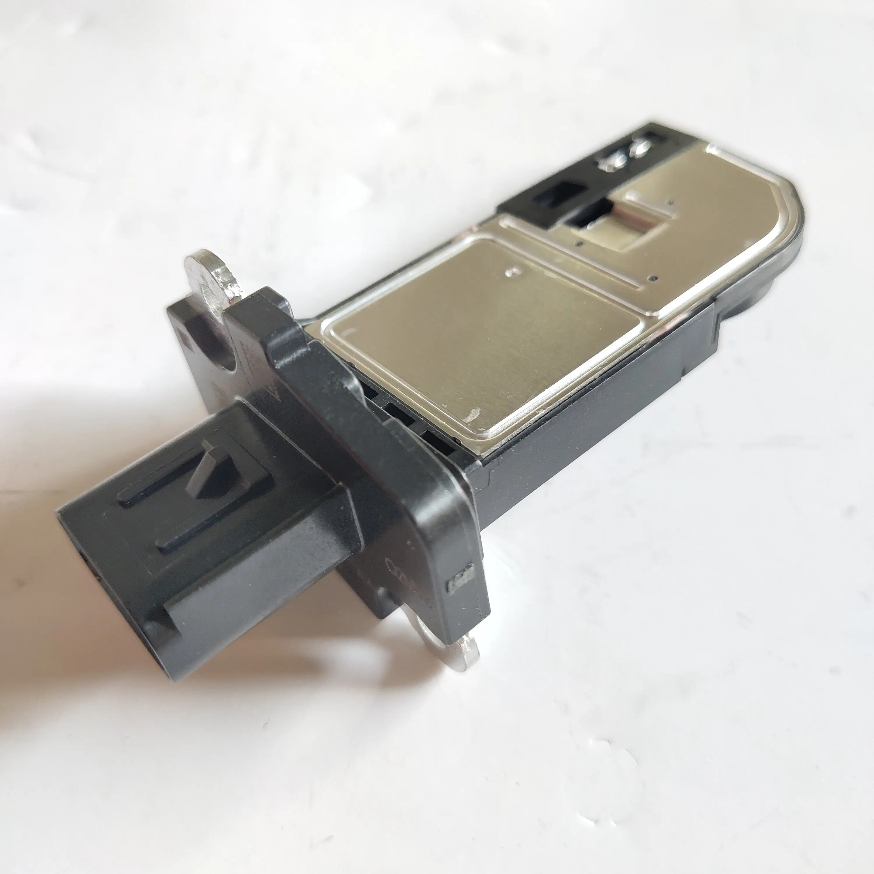 

Оригинальный датчик массового расхода воздуха для FO-RD Fie-sta/Eco-sport 1.0T Ranger 2.2/3.2 8V2112B579AA 1516668 8V2Z12B579A