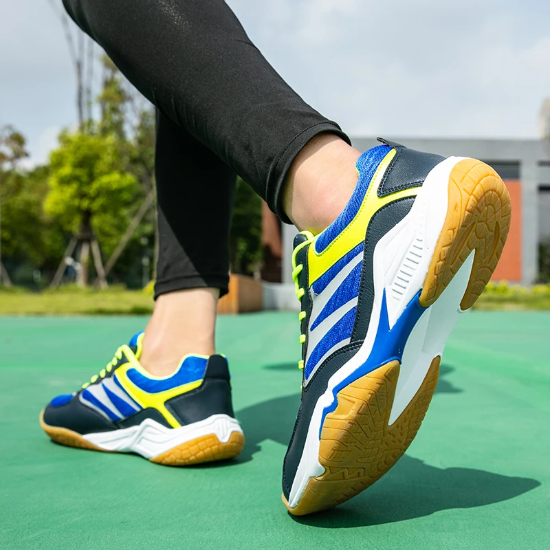 2022 New Volleyball Sneakers Youth Fitness Badminton Shoes Men and Women Tennis Outdoor Sports Training Shoes Size 36-46