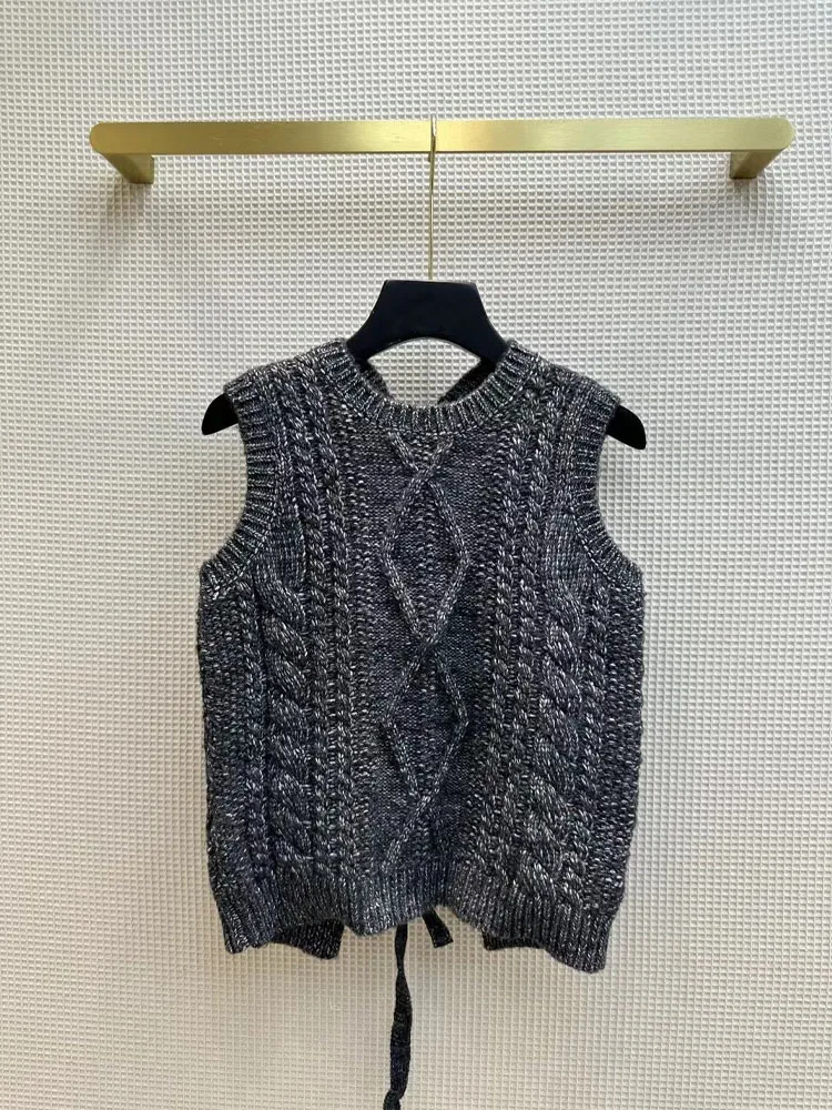 

2023 halter tops for women Gray Twist knitted vest with Back strap design Retro lady vest beauty clothes