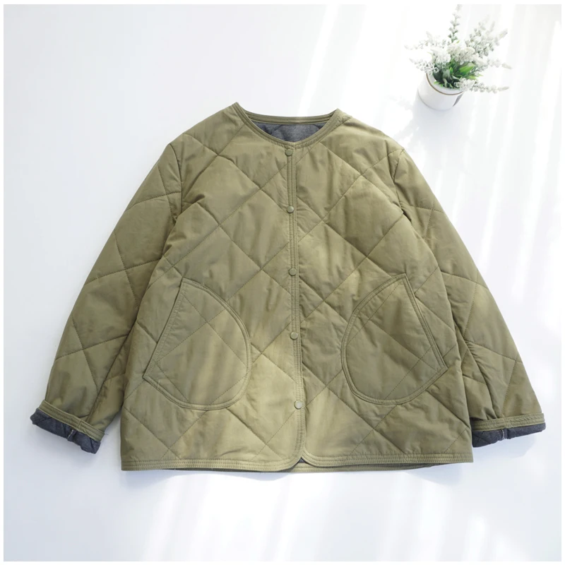 Стеганое однобортное короткое пальто с круглым вырезом и хлопковой подкладкой