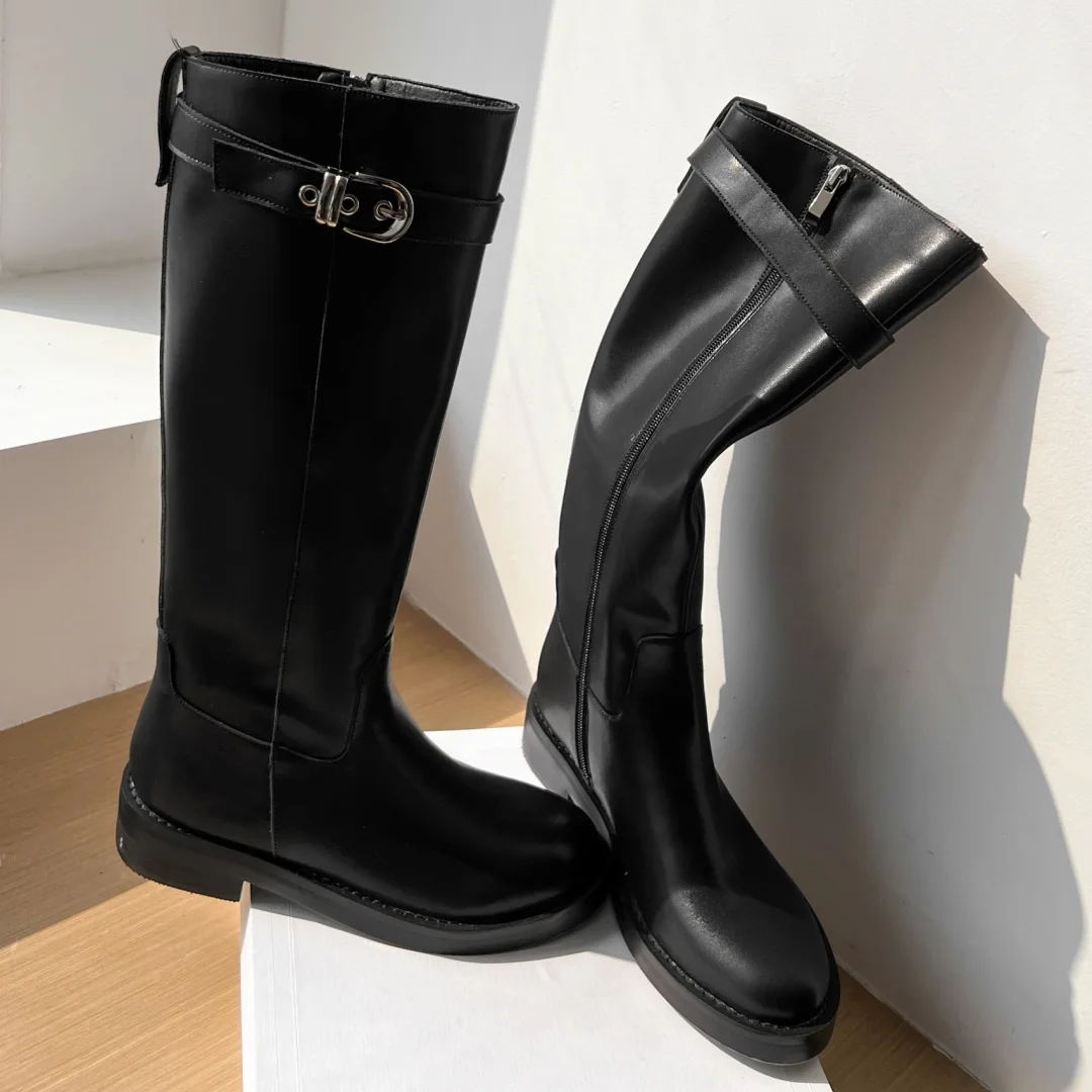 Замшевые сапоги до колена из замши с молнией сбоку металлической пряжкой и