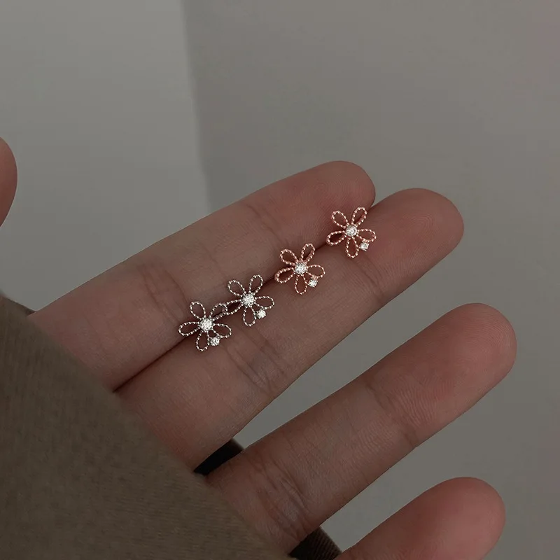 

Fresh Egg Flower Inlaid Zircon Earring Sweet Hollow Flower Earring For Girl Women Earring Party Gift Jewelry