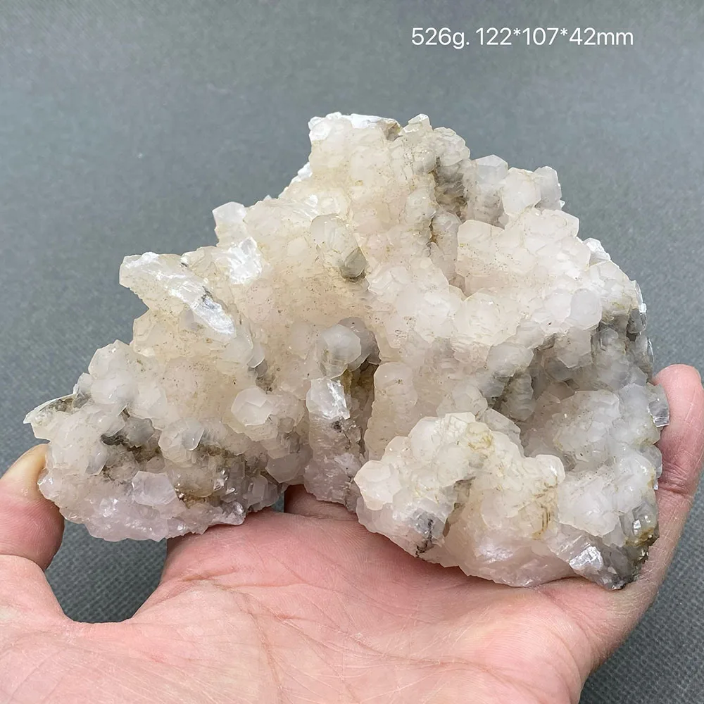 100% натуральный кальцит в форме башни (с флуоресценцией) черный образец