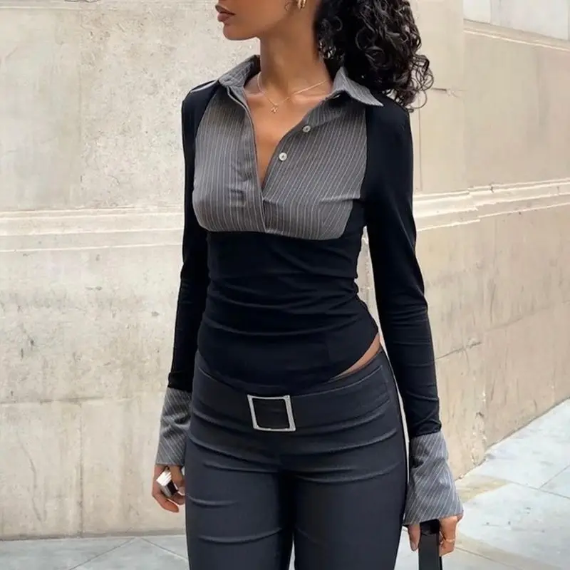 Женская футболка-поло в полоску с воротником на пуговицах