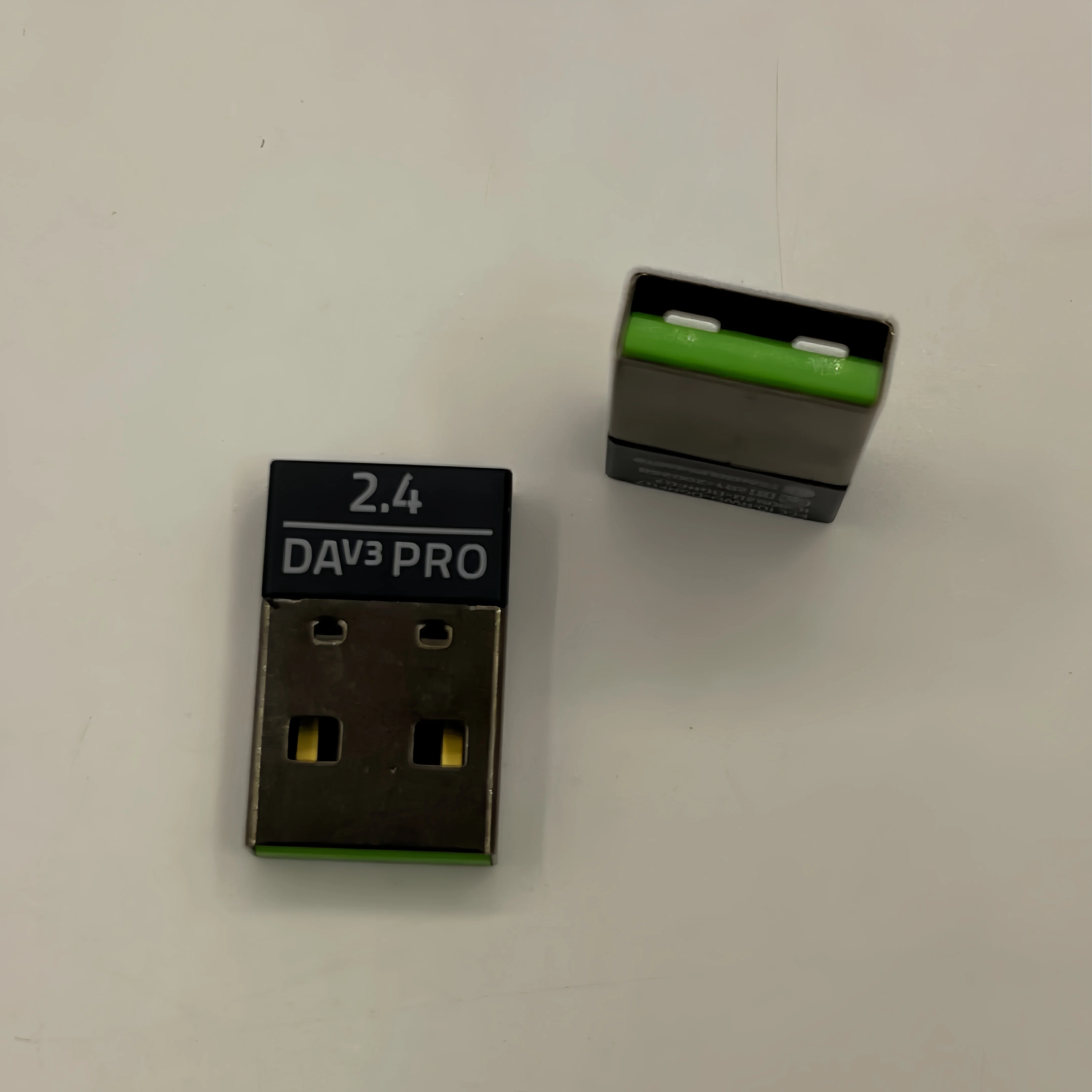 Фото 1 шт. беспроводной USB-адаптер-приемник для мыши Razer DeathAdder V3 Pro, артикул: RZ01-04630100/RZ01-04630200 №3