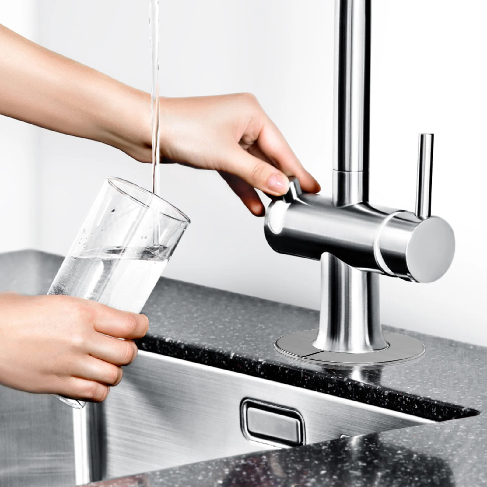 Насадка на кран для воды на кухню. Под краном как называется. Шланг от смесителя к лейке. Под краном как называется. Как называется кран без изгиба.