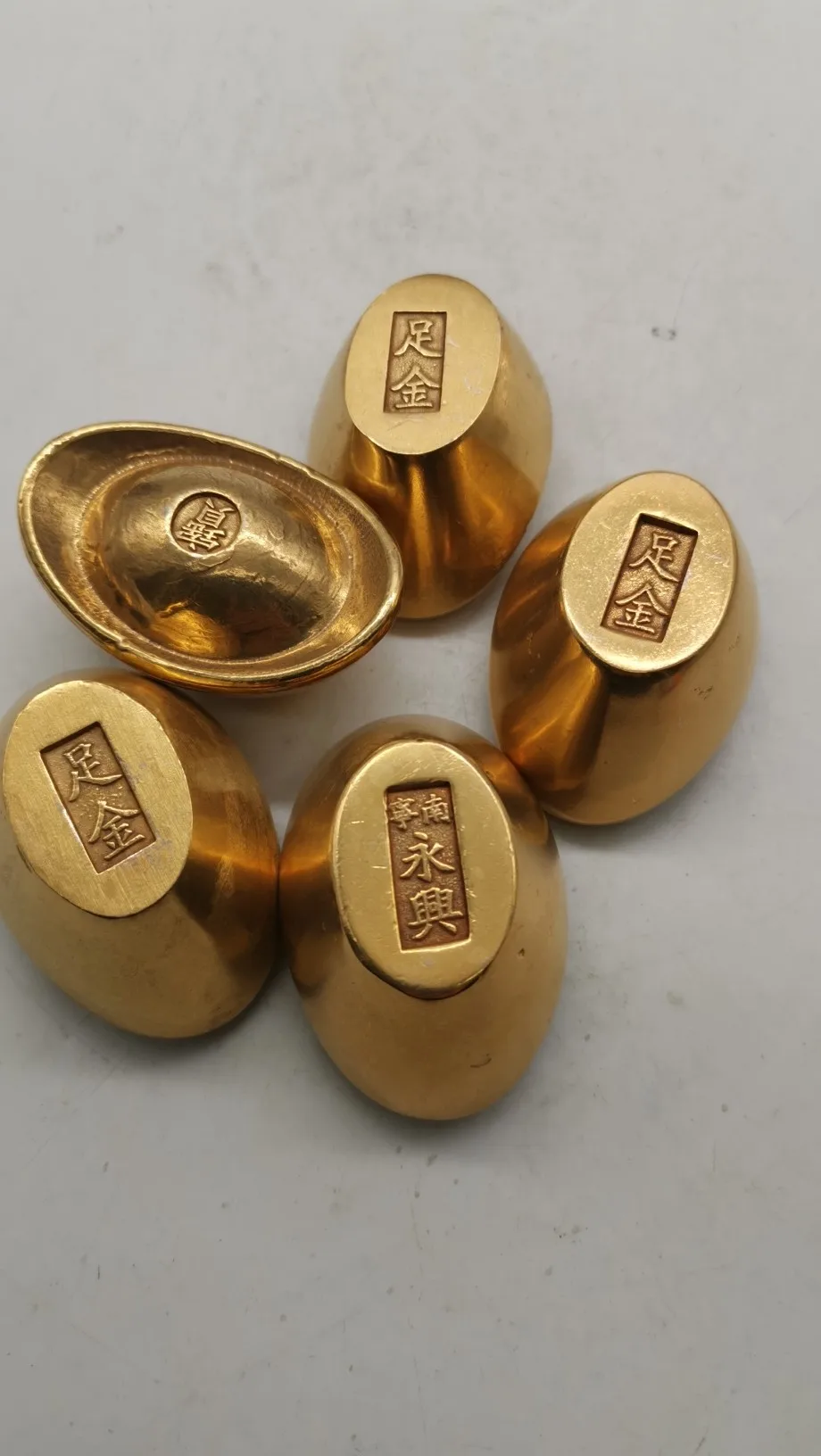 

1 шт. случайная отправка из Китая антикварная коллекция Золотая батонка Золотая слиток юанбао семейное украшение металлические изделия