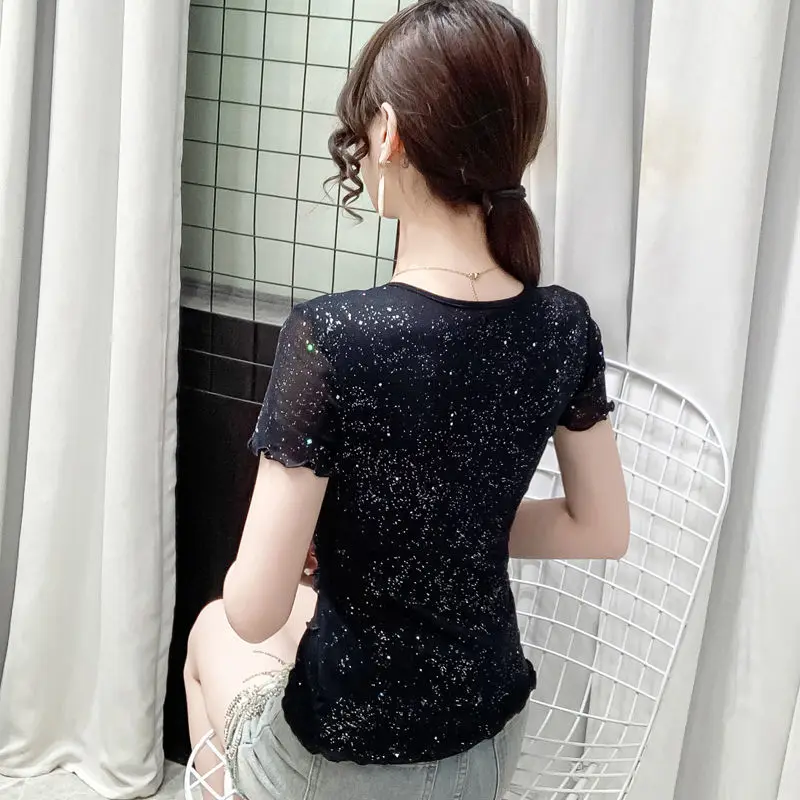 Женская футболка с коротким рукавом и V-образным вырезом